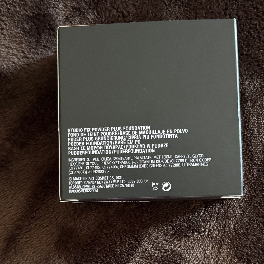 MAC Cosmetics Studio Fix Powder Plus Foundation - Black Packaging - Picture 2 of 7
